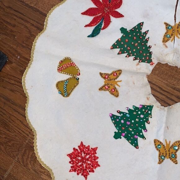 Vtg 60s felt beaded & spangled Christmas tree skirt - Picture 3 of 13